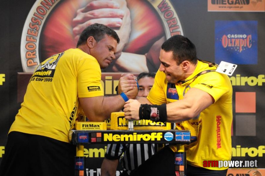 Nemiroff 2009 - Day 2 - Right hand # Armwrestling # Armpower.net