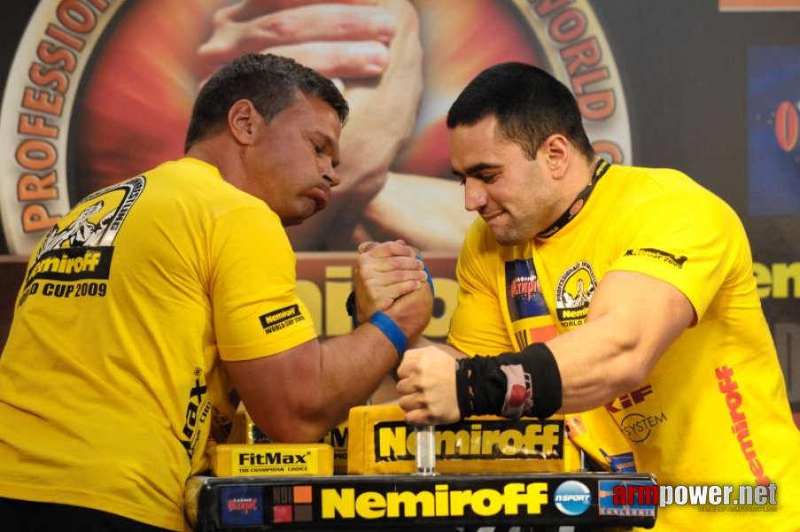 Nemiroff 2009 - Day 2 - Right hand # Armwrestling # Armpower.net