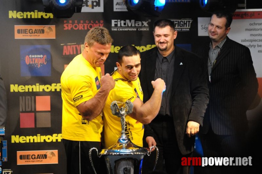 Nemiroff 2009 - Day 2 - Right hand # Siłowanie na ręce # Armwrestling # Armpower.net