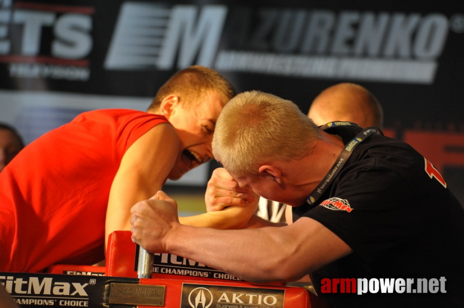 Mistrzostwa Polski 2011 - prawa reka # Siłowanie na ręce # Armwrestling # Armpower.net