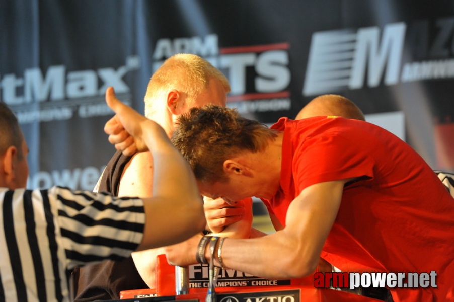 Mistrzostwa Polski 2011 - prawa reka # Siłowanie na ręce # Armwrestling # Armpower.net