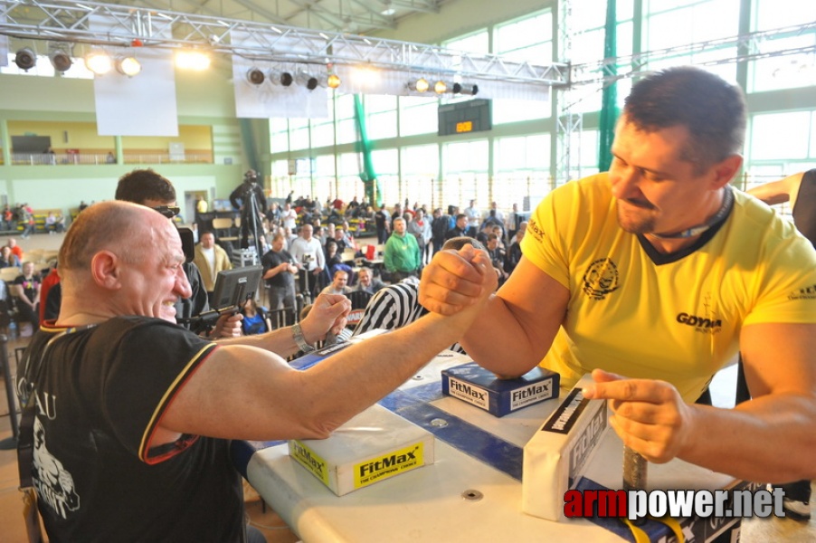 Mistrzostwa Polski 2011 - prawa reka # Siłowanie na ręce # Armwrestling # Armpower.net