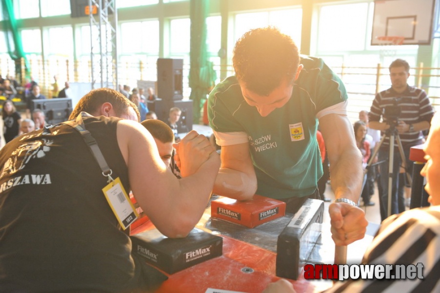 Mistrzostwa Polski 2011 - prawa reka # Siłowanie na ręce # Armwrestling # Armpower.net