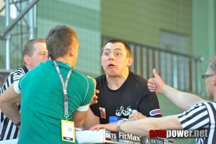 Mistrzostwa Polski 2011 - prawa reka # Siłowanie na ręce # Armwrestling # Armpower.net