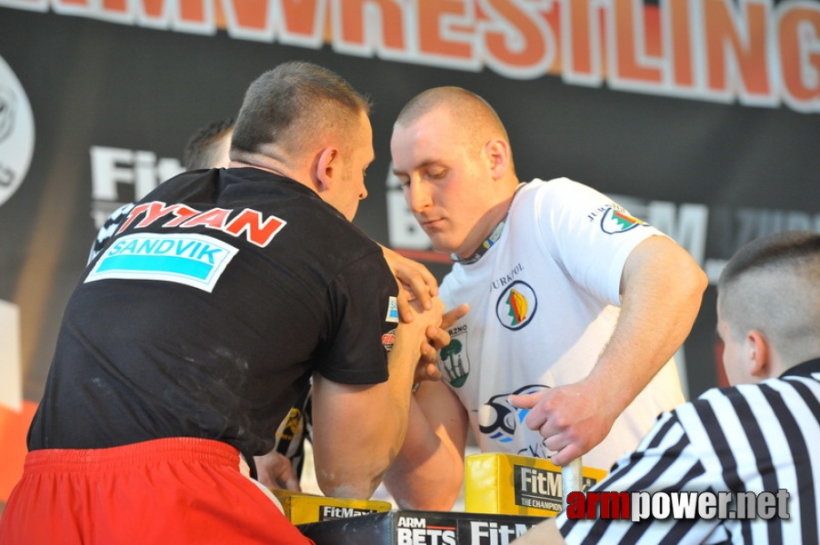 Mistrzostwa Polski 2011 - prawa reka # Siłowanie na ręce # Armwrestling # Armpower.net