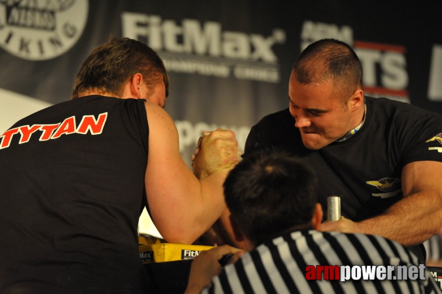 Mistrzostwa Polski 2011 - prawa reka # Siłowanie na ręce # Armwrestling # Armpower.net