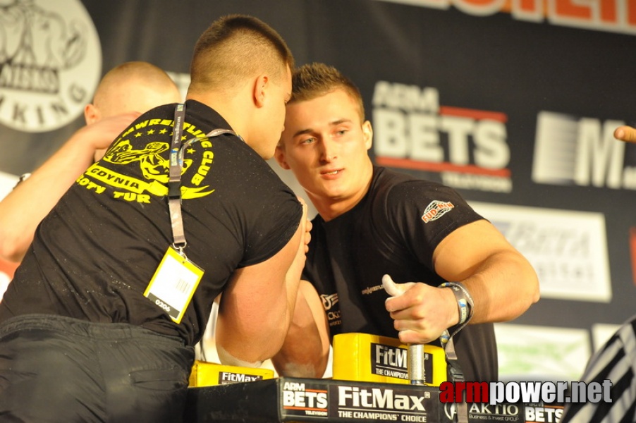 Mistrzostwa Polski 2011 - prawa reka # Siłowanie na ręce # Armwrestling # Armpower.net