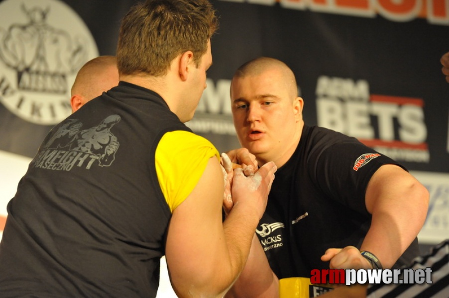 Mistrzostwa Polski 2011 - prawa reka # Siłowanie na ręce # Armwrestling # Armpower.net