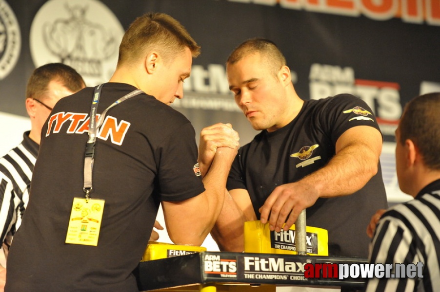 Mistrzostwa Polski 2011 - prawa reka # Siłowanie na ręce # Armwrestling # Armpower.net