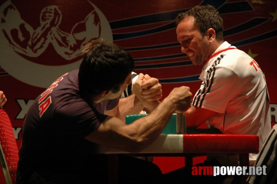 Europeans 2011 - Day 1 # Armwrestling # Armpower.net