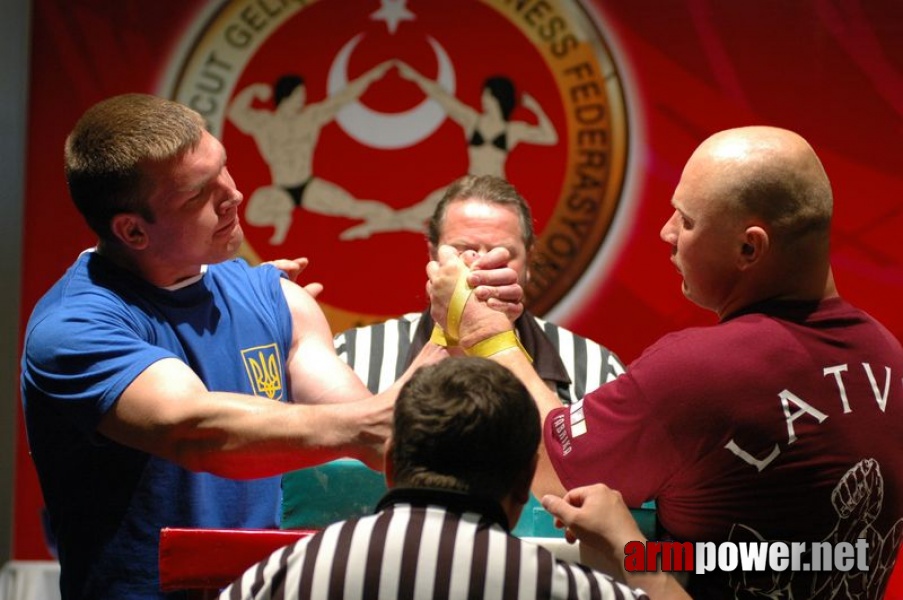 Europeans 2011 - Day 3 # Armwrestling # Armpower.net