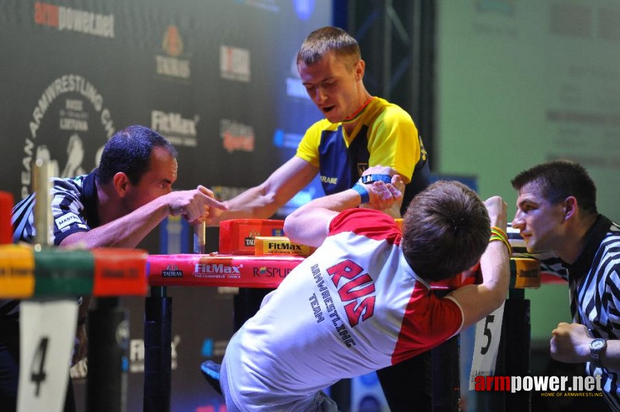 Euroarm 2013 - day 3 - left hand juniors 21, seniors # Armwrestling # Armpower.net