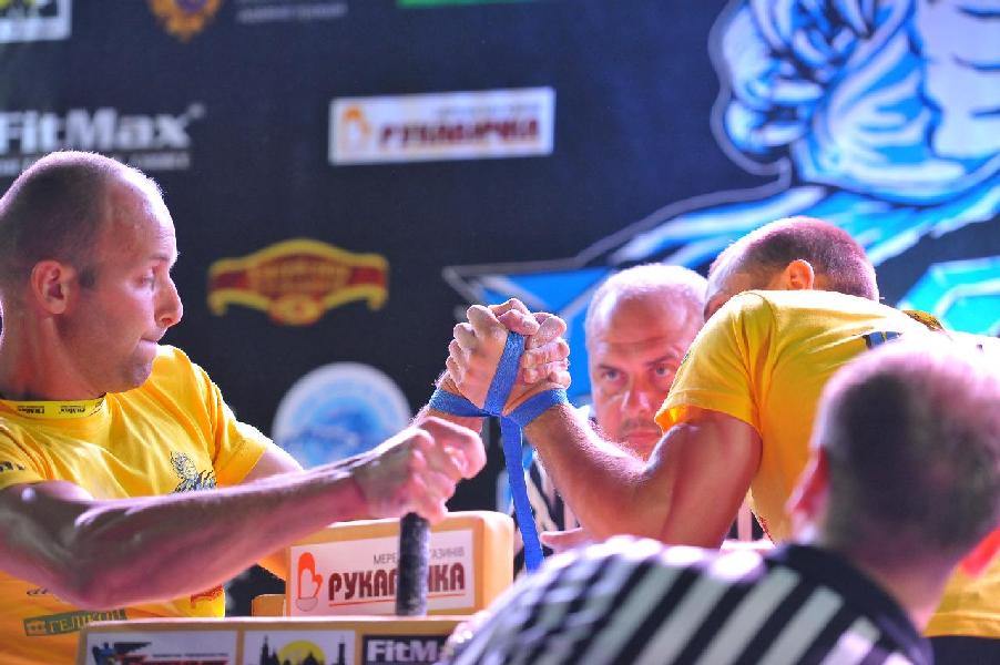 Lion Cup 2013 - Right Hand # Armwrestling # Armpower.net