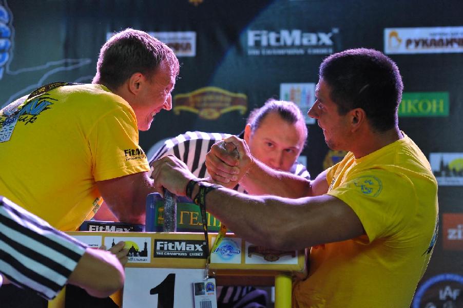 Lion Cup 2013 - Right Hand # Armwrestling # Armpower.net