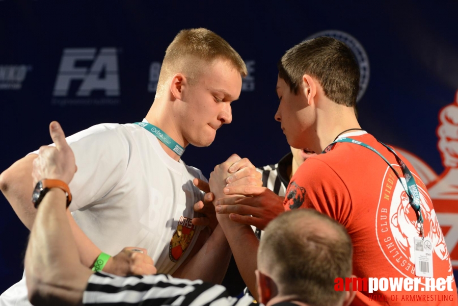 XV MISTRZOSTWA POLSKI - LEWA RĘKA # Siłowanie na ręce # Armwrestling # Armpower.net