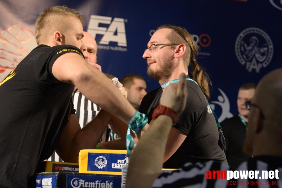 XV MISTRZOSTWA POLSKI - LEWA RĘKA # Siłowanie na ręce # Armwrestling # Armpower.net