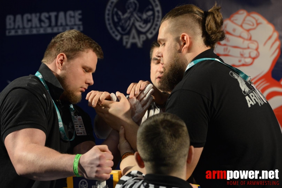 XV MISTRZOSTWA POLSKI - LEWA RĘKA # Siłowanie na ręce # Armwrestling # Armpower.net