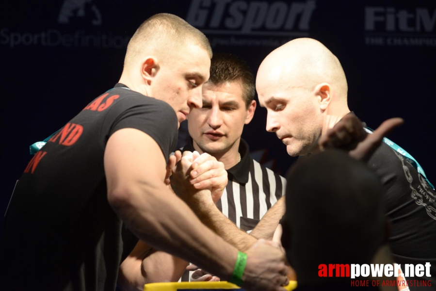 XV MISTRZOSTWA POLSKI - LEWA RĘKA # Siłowanie na ręce # Armwrestling # Armpower.net