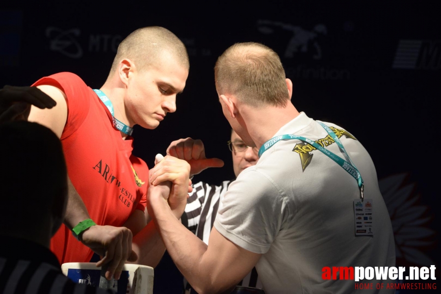 XV MISTRZOSTWA POLSKI - LEWA RĘKA # Siłowanie na ręce # Armwrestling # Armpower.net