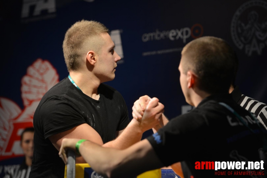 XV MISTRZOSTWA POLSKI - PRAWA RĘKA # Siłowanie na ręce # Armwrestling # Armpower.net