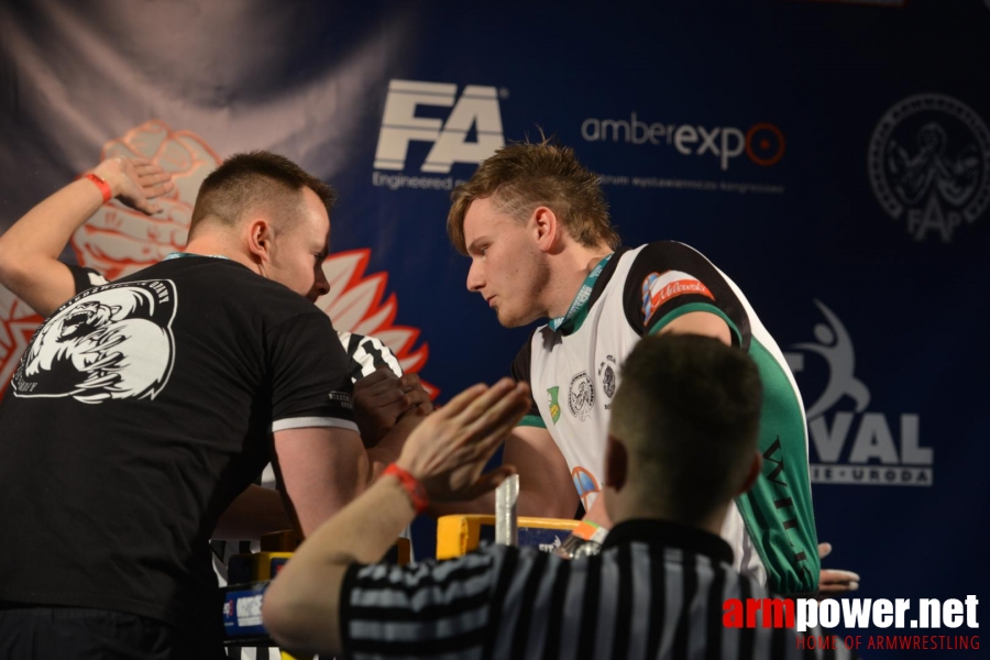 XV MISTRZOSTWA POLSKI - PRAWA RĘKA # Siłowanie na ręce # Armwrestling # Armpower.net