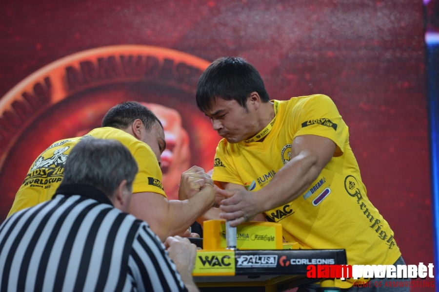 Zloty Tur 2015 - Right Hand # Siłowanie na ręce # Armwrestling # Armpower.net