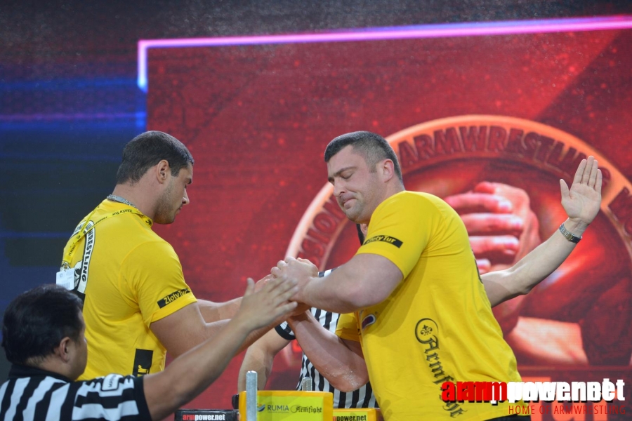 Zloty Tur 2015 - Right Hand # Armwrestling # Armpower.net