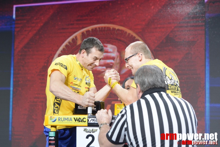 Zloty Tur 2015 by Mark Kazus - Left Hand # Siłowanie na ręce # Armwrestling # Armpower.net