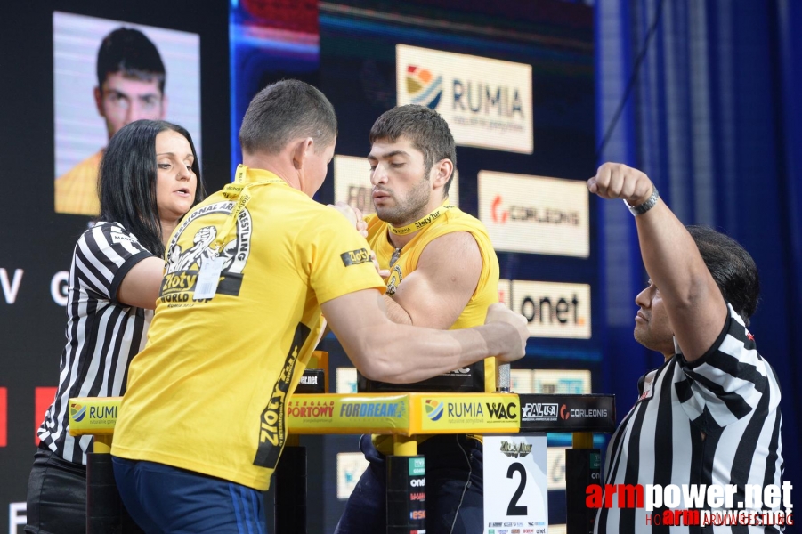 Zloty Tur 2015 by Mark Kazus - Left Hand # Armwrestling # Armpower.net