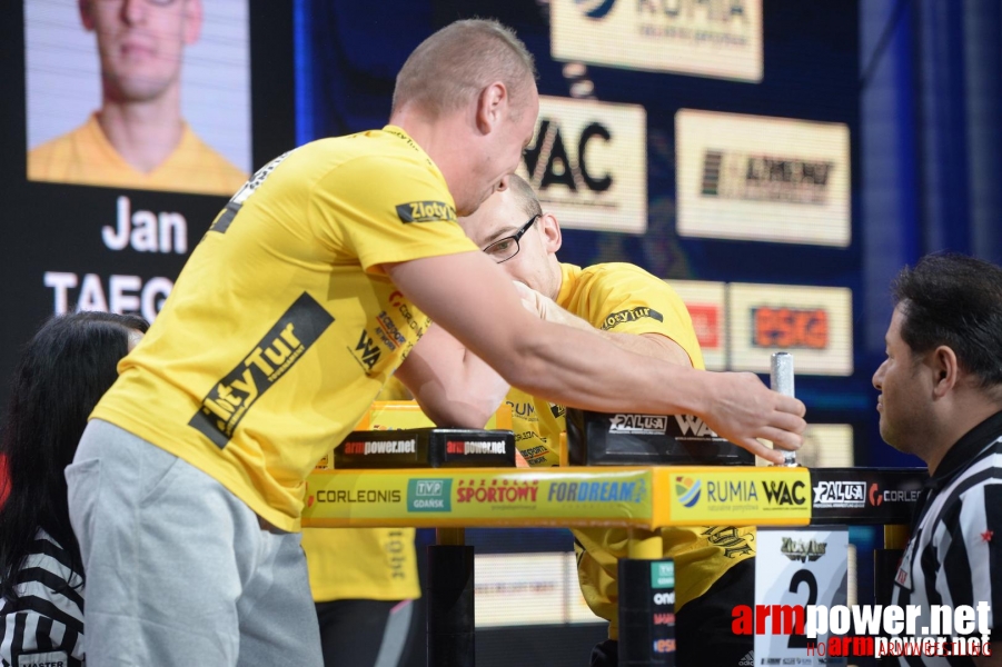 Zloty Tur 2015 by Mark Kazus - Left Hand # Siłowanie na ręce # Armwrestling # Armpower.net