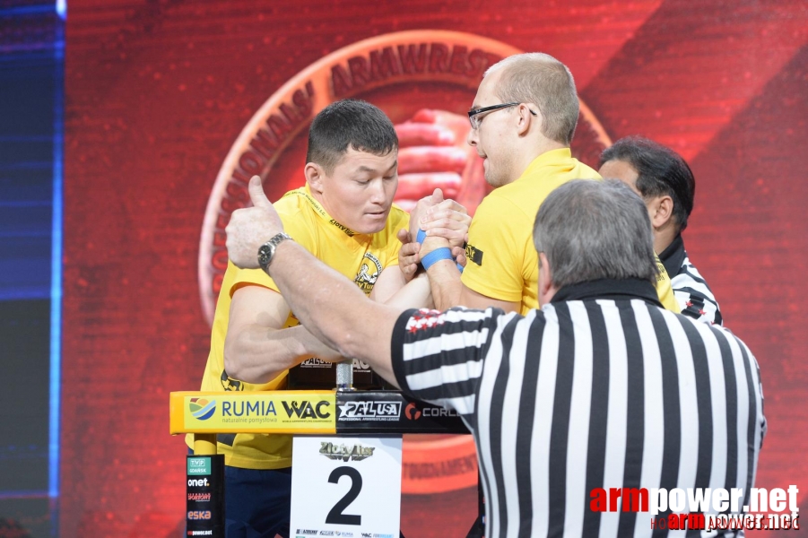 Zloty Tur 2015 by Mark Kazus - Left Hand # Siłowanie na ręce # Armwrestling # Armpower.net