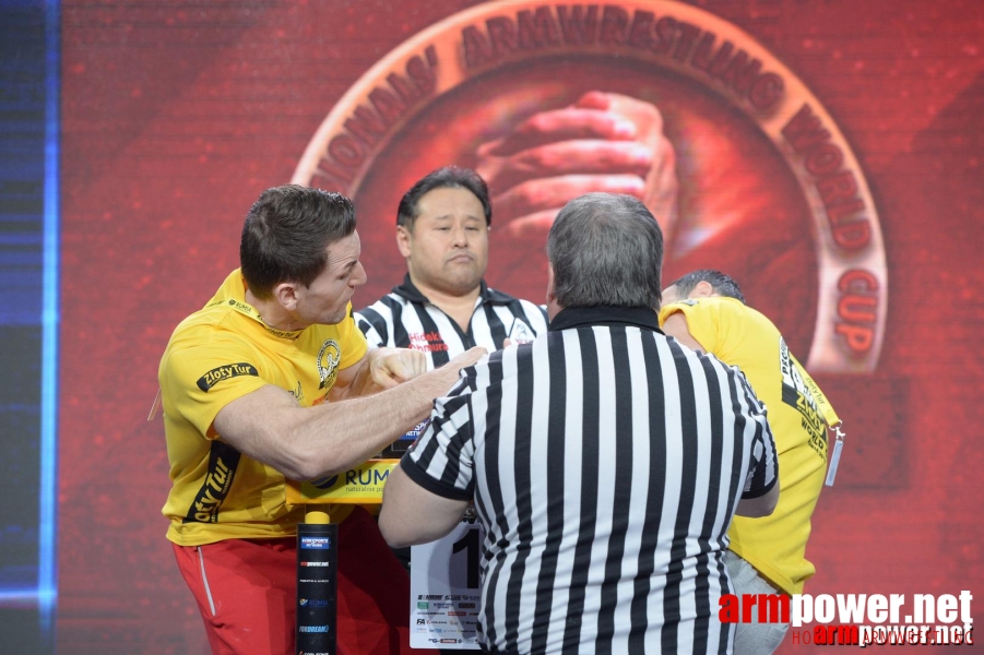 Zloty Tur 2015 by Mark Kazus - Left Hand # Armwrestling # Armpower.net