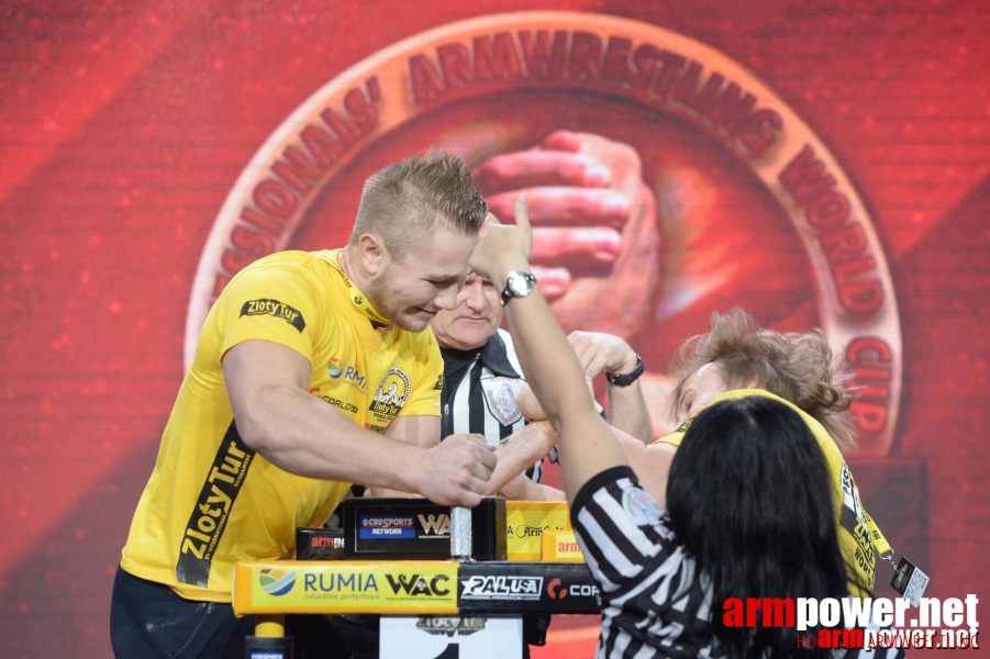 Zloty Tur 2015 by Mark Kazus - Left Hand # Siłowanie na ręce # Armwrestling # Armpower.net