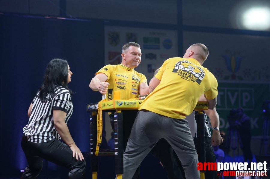 Zloty Tur 2015 by Mark Kazus - Left Hand # Armwrestling # Armpower.net