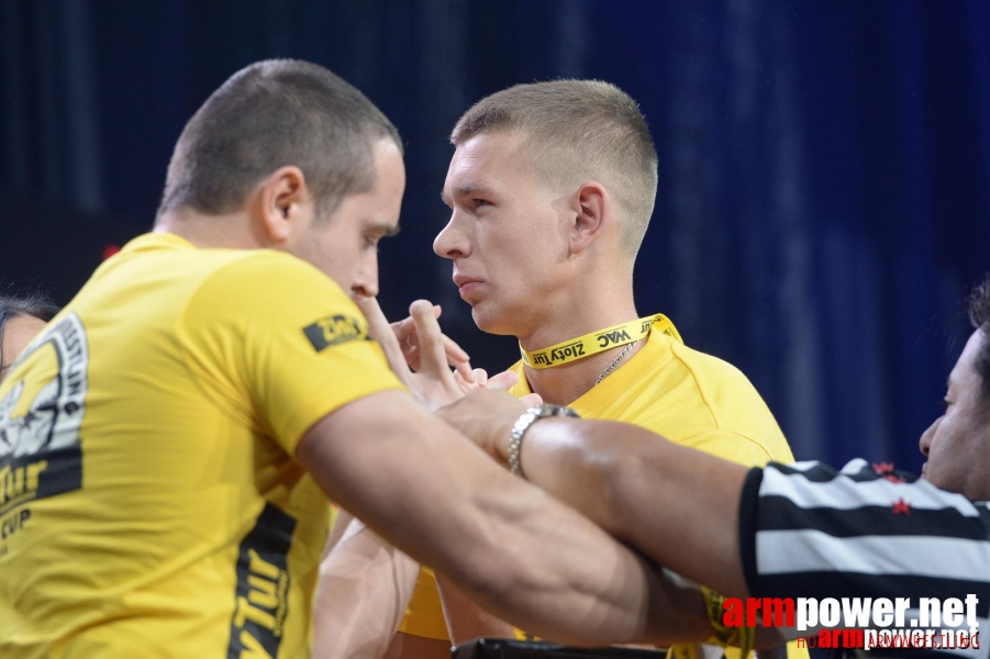 Zloty Tur 2015 by Mark Kazus - Left Hand # Armwrestling # Armpower.net