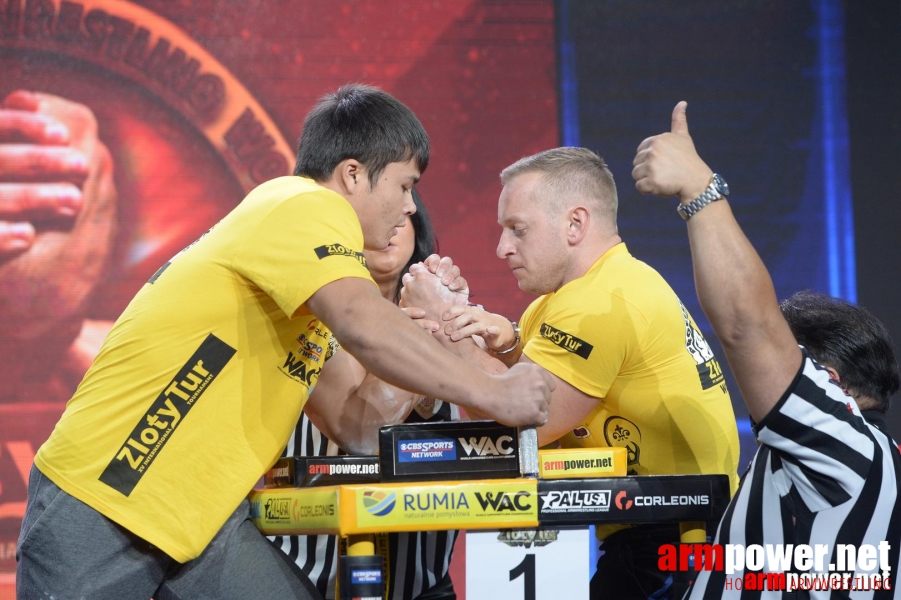 Zloty Tur 2015 by Mark Kazus - Left Hand # Armwrestling # Armpower.net