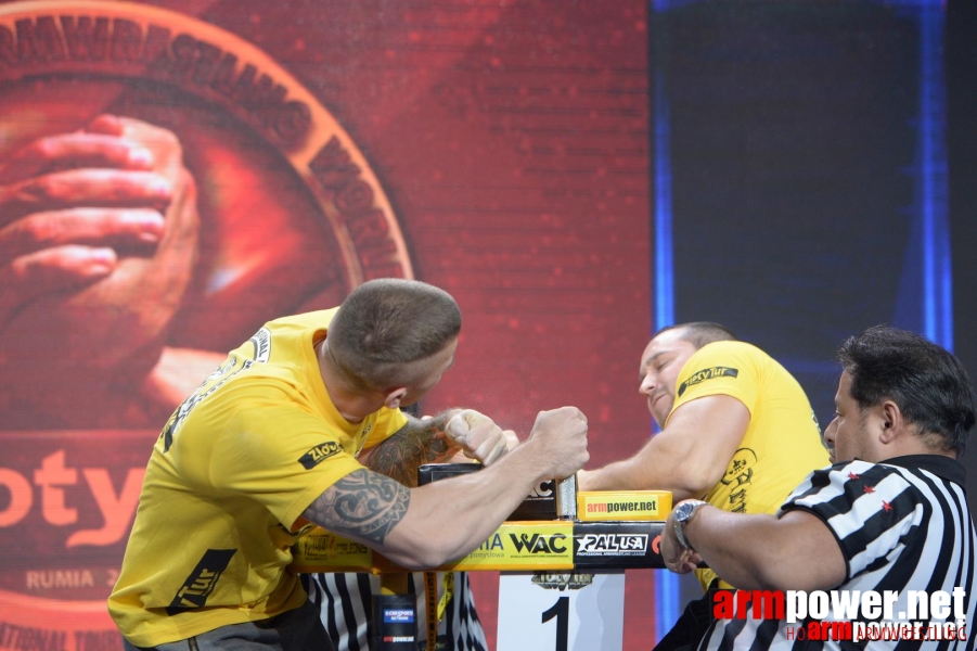 Zloty Tur 2015 by Mark Kazus - Left Hand # Armwrestling # Armpower.net