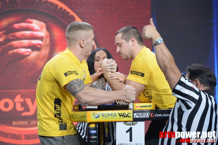 Zloty Tur 2015 by Mark Kazus - Left Hand # Armwrestling # Armpower.net