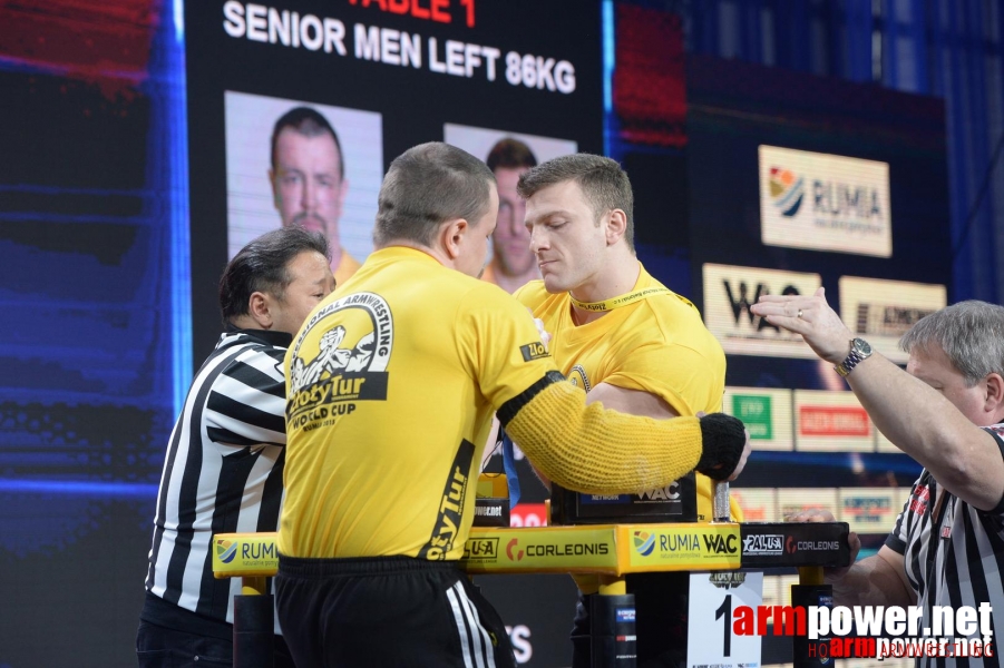 Zloty Tur 2015 by Mark Kazus - Left Hand # Armwrestling # Armpower.net