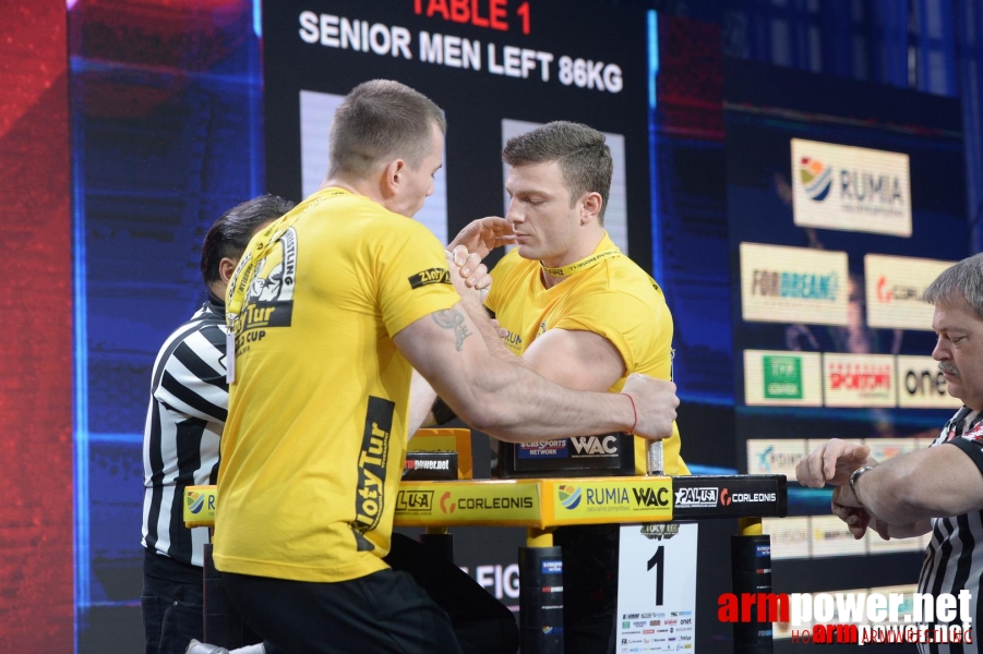 Zloty Tur 2015 by Mark Kazus - Left Hand # Siłowanie na ręce # Armwrestling # Armpower.net