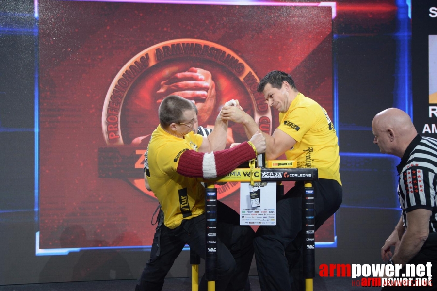 Zloty Tur 2015 by Mark Kazus - Left Hand # Armwrestling # Armpower.net