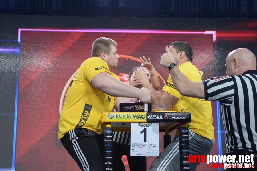 Zloty Tur 2015 by Mark Kazus - Left Hand # Siłowanie na ręce # Armwrestling # Armpower.net