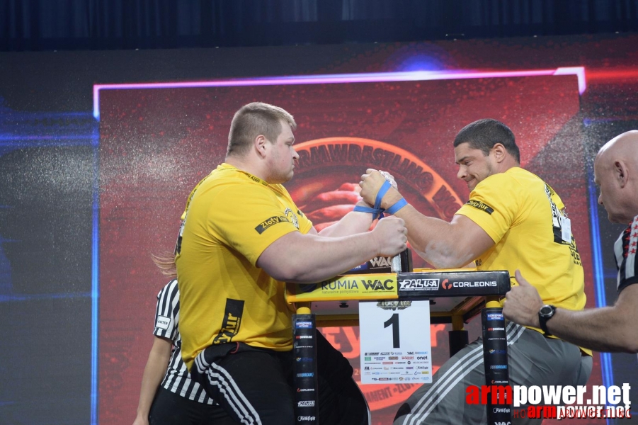 Zloty Tur 2015 by Mark Kazus - Left Hand # Siłowanie na ręce # Armwrestling # Armpower.net