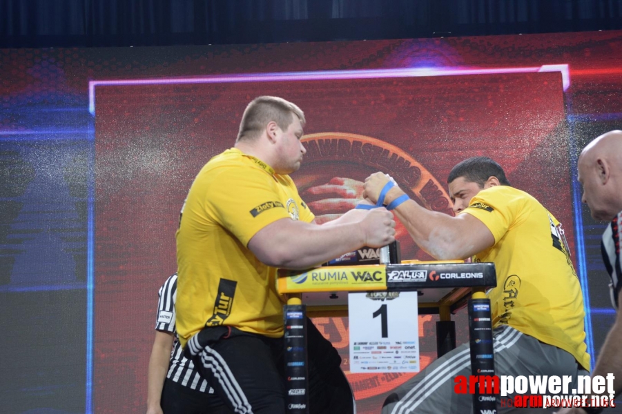 Zloty Tur 2015 by Mark Kazus - Left Hand # Siłowanie na ręce # Armwrestling # Armpower.net