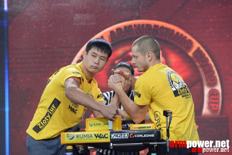 Zloty Tur 2015 by Mark Kazus - Left Hand # Siłowanie na ręce # Armwrestling # Armpower.net