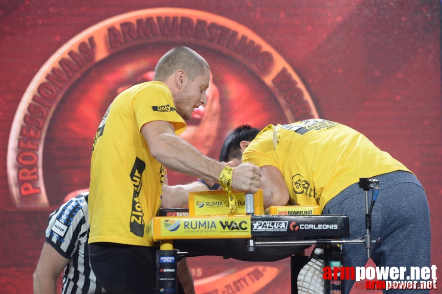 Zloty Tur 2015 by Mark Kazus - Left Hand # Armwrestling # Armpower.net