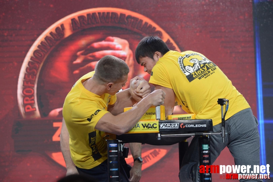 Zloty Tur 2015 by Mark Kazus - Left Hand # Siłowanie na ręce # Armwrestling # Armpower.net