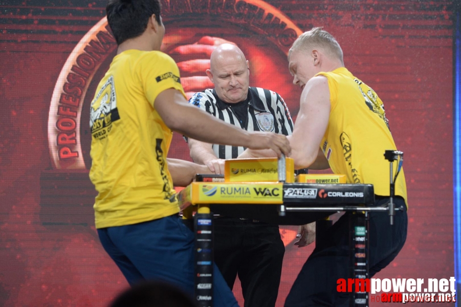 Zloty Tur 2015 by Mark Kazus - Left Hand # Siłowanie na ręce # Armwrestling # Armpower.net