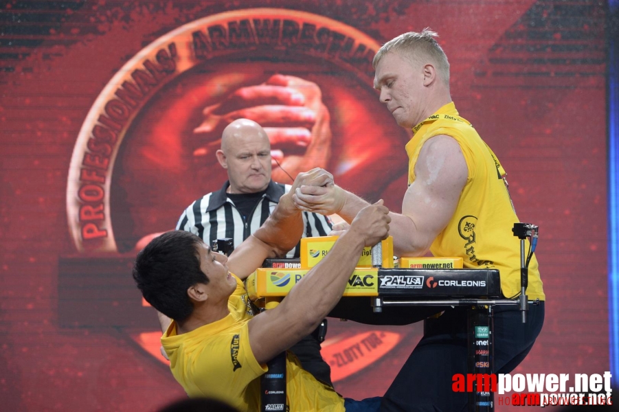 Zloty Tur 2015 by Mark Kazus - Left Hand # Armwrestling # Armpower.net