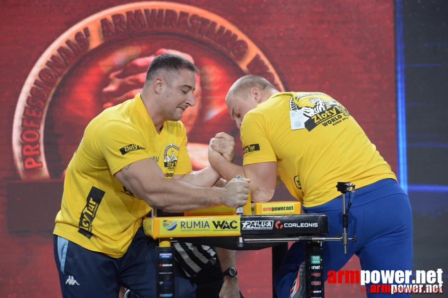 Zloty Tur 2015 by Mark Kazus - Left Hand # Armwrestling # Armpower.net